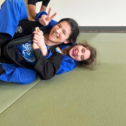 Women’s Brazilian jiu-jitsu students training at Progresso Jiu Jitsu Richardson in Richardson, TX.
